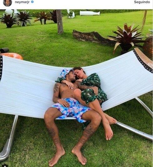 Será que vem casamento no mundo dos famosos por aí?