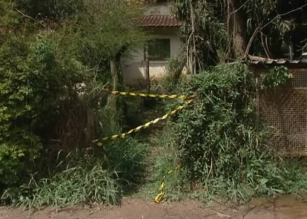 Após cometer o crime, o homem saiu em busca de Fabiana. Assim que viu a amiga morta, ela tentou fugir e pedir ajuda aos vizinhos, mas Jesus conseguiu alcançá-la e matá-la