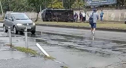 Quatro pessoas ficaram feridas no acidente