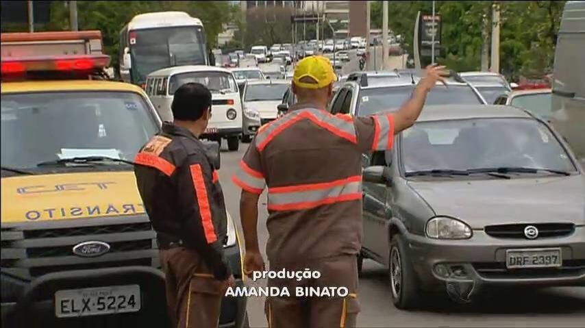 Você tem percebido um aumento no número de multas aplicadas no trânsito de São Paulo? Pois, de acordo com reportagem exibida nesta terça-feira (18) no Balanço Geral, isso pode não ser coincidência. É que a CET (Companhia de Engenharia de Tráfego) estaria orientando seus funcionários a serem extremamente rigorosos a fim de arrecadar mais

> Veja toda a programação da Record no R7 Play