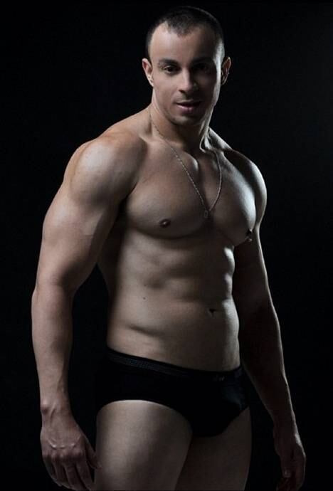 Como dançarino, ele já se apresentou em eventos nas cidades de São Paulo, Rio de Janeiro, Salvador (BA) e em Rio Branco (AC)