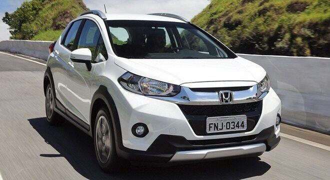 Faróis trazem LEDs diurnos e são conectados à grade, no padrão atual de design da marca