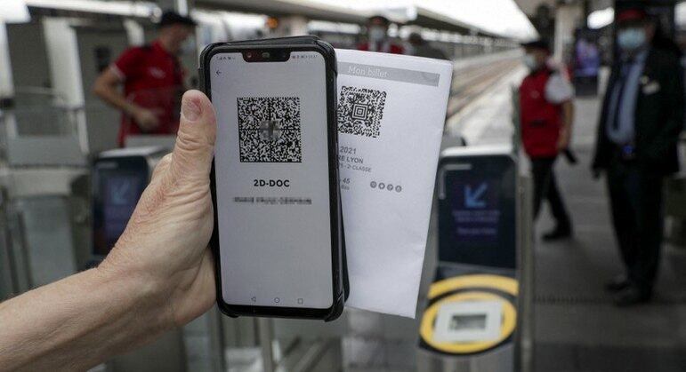 Passes falsificados eram comprados com criptomoedas ou através de vouchers no e-commerce