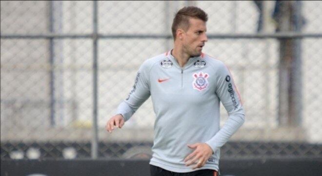 Henrique está de saída do Corinthians
