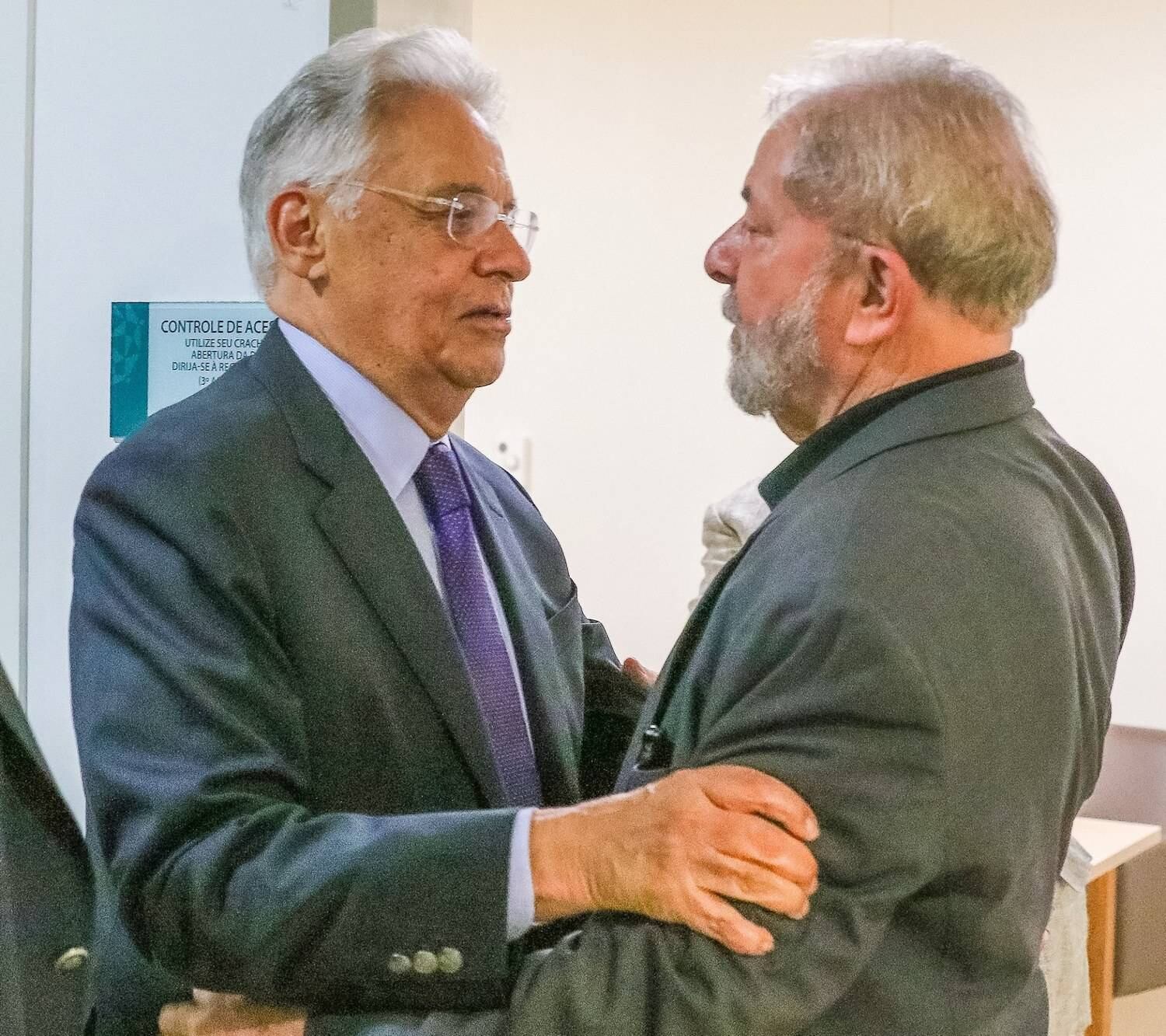 FHC foi ao hospital Sírio-Libanês prestar solidariedade a Lula