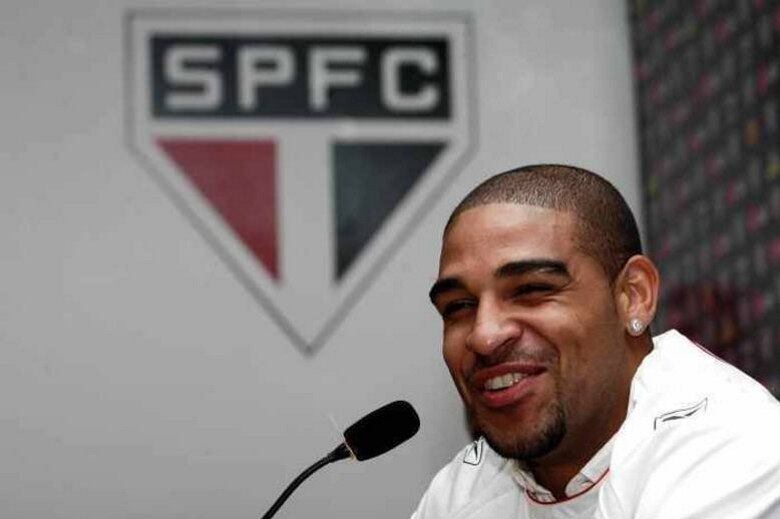 O primeiro recomeço ensaiado do
Imperador aconteceu no São Paulo, em 2007