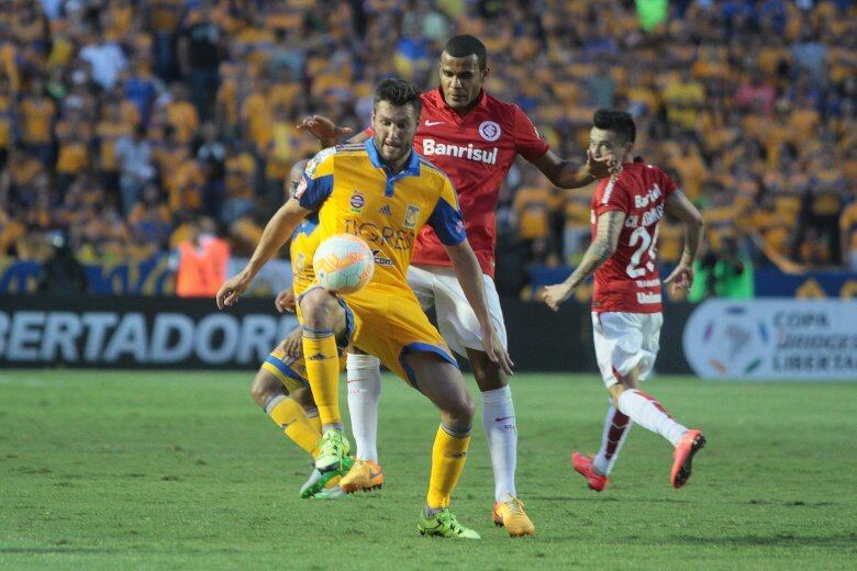 Uma negociação recente que chocou o mundo envolveu um atacante francês no futebol mexicano. Andre Gignac, artilheiro do Olympique de Marseille na temporada passada, deixou o Velho Continente e acertou com o Tigres, do México. A contratação foi inesperada, já que o atleta ainda tinha mercado na Europa
