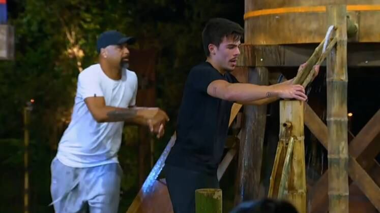 Para a surpresa de todos, Dinei resolveu aceitar as desculpas de Thomaz e o escolheu como dupla no Desafio de Sobrevivência Especial. Eles perderam, mas deixaram os conflitos de lado para trabalhar juntos 