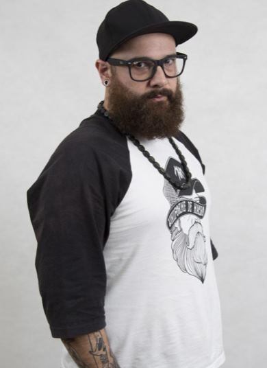 Alex Lopes é designer e publicitário 