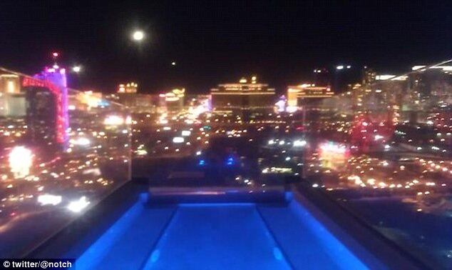 Andar de jatinho particular, suítes caras em Las Vegas e viagens extravagantes fazem parte do cotidiano de Persson, mas quem acha que a vida do morador de Estocolmo sempre foi fácil está muito enganado
