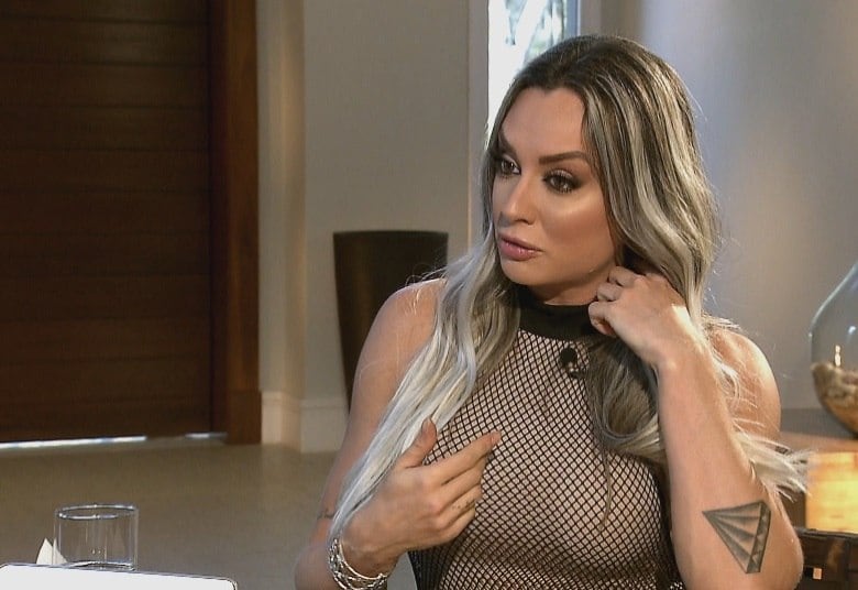 "As meninas falavam que eu era a Olivia Palito, magrela e isso é uma coisa que fica na cabeça", afirma.
