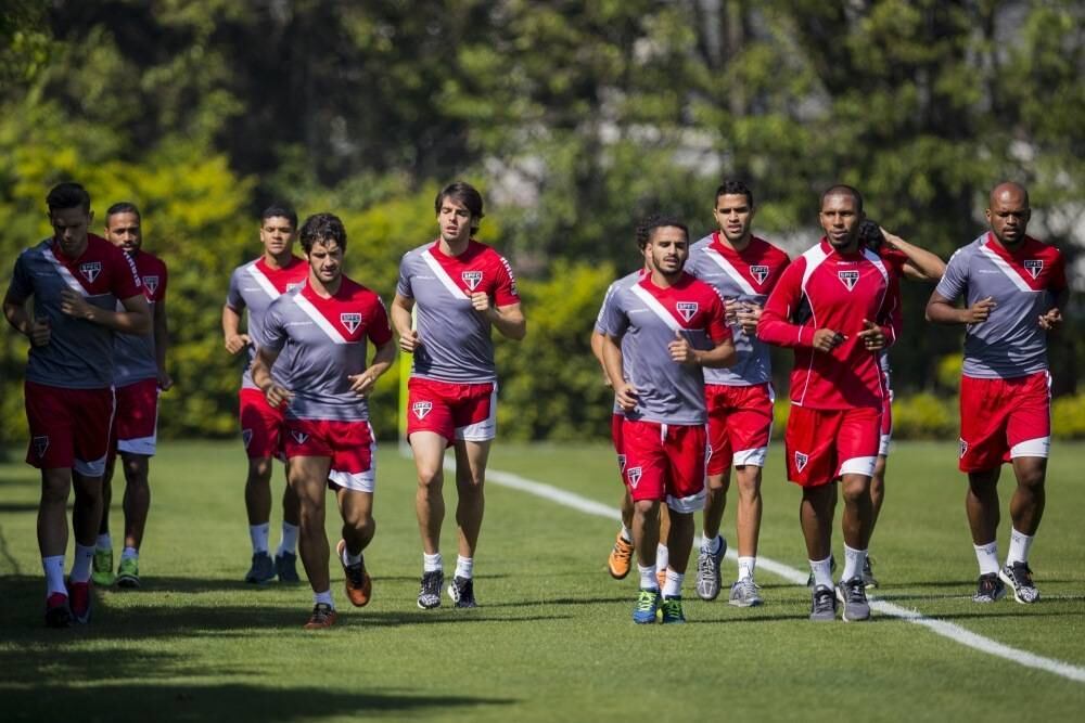 O time, que já foi eliminado da Copa do Brasil, enfrentou o Criciúma ainda pela fase nacional da Sul-Americana e perdeu o primeiro jogo por 2x1. Agora, precisa de uma vitória, no Morumbi, para continuar na competição! A derrota em Santa Catarina foi por conta da falta de seus titulares em campo...