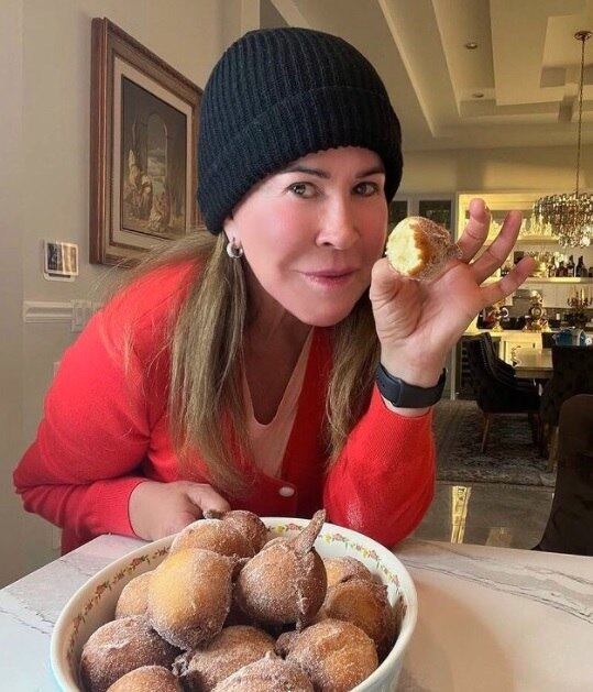 Outro clássico brasileiro nunca falta na cozinha da influencer: bolinho de chuva! Difícil resistir a essas friturinhas com muito açúcar em volta

Veja também: Fada sensata - Zilu Godoi divide conselhos amorosos e dicas de autoestima na web

