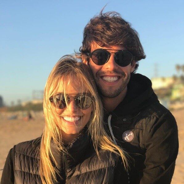 Em breve Kaká deixará o time dos solteiros. O jogador do Orlando City pediu recentemente a namorada em casamento e como resposta ouviu de Carol Dias um "sim". O pedido teria acontecido durante uma viagem do casal a Nova York, mas a cerimônia ainda não tem data para acontecer. Kaká e Carol estão juntos desde dezembro de 2016