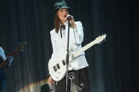 Laura Pausini em show da nova turnê que chega ao Brasil