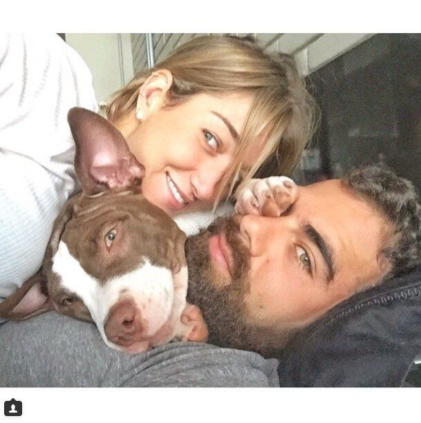 Hoje os dois moram juntos em um apartamento em São Paulo e adotaram um filhote da raça Pitbull como filho