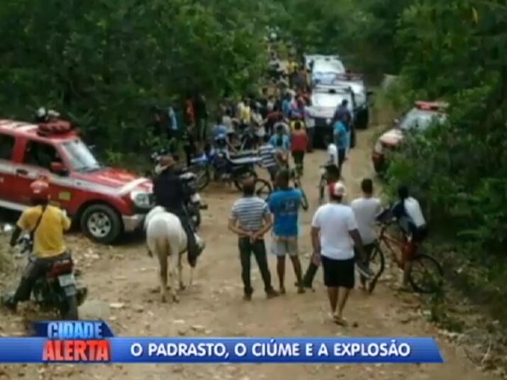 Outro caso! Joaquim Lourenço da Luz, 47 anos, matou Loanne Rodrigues, de 19 anos, e se suicidou em seguida com uma dinamite, de acordo com a reportagem do Cidade Alerta. O crime aconteceu em 2013 e chocou os moradores de Pirenópolis, interior de Goiás. Assista ao vídeo
+ Quer ver tudo o que rolou no Cidade Alerta? Veja a íntegra no R7 Play
