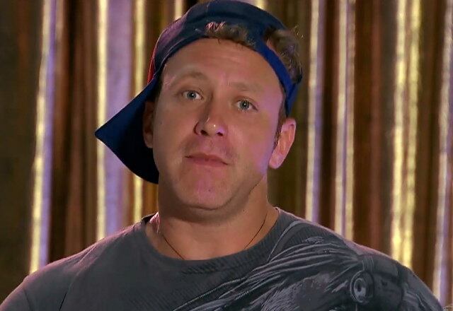 Antes da última prova do episódio, Sérgio Hondjakoff anunciou sua saída do reality. O eterno "Cabeção" gravou um depoimento para seus colegas e para o público informando que deixou o programa por recomendações do ortopedista para evitar mais problemas em sua coluna ):
