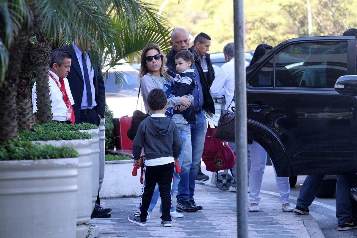 Wanessa estava com João Francisco, o caçula da família, no colo e José Marcus estava acompanhando a mãe