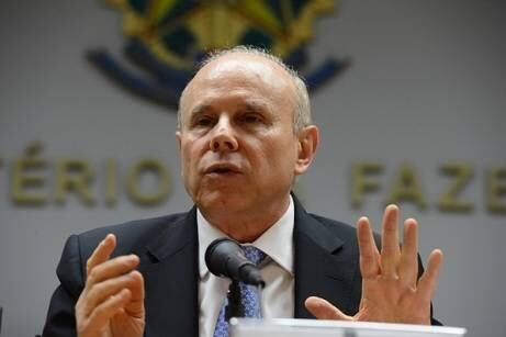 "A Petrobras é investigada o tempo todo", minimizou o ministro