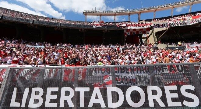 Parte da torcida do River já havia entrado no estádio na hora do incidente