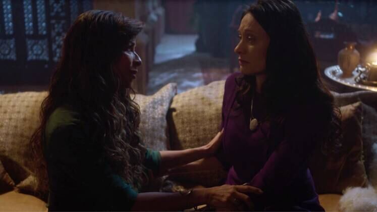 Depois de observar a atitude de Amnon, Ainoã desabafou com Bateseba (Anna Lima) e revelou que seu desejo era de que o rapaz trouxesse alegria para Davi. A israelita relembrou as palavras de Maaca e afirmou ter criado um monstro. "E o pior é que eu temo pelo o que ele ainda pode fazer".