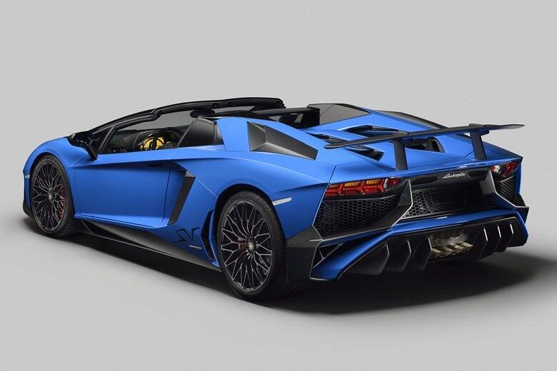 A marca informou que o modelo fará estreia somente em 2016