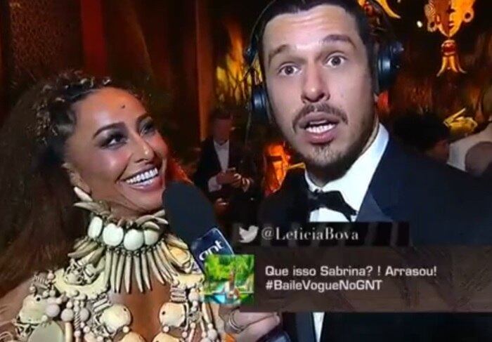 Em outro momento da entrevista, Astrid convidou Sabrina para jogar baralho no hotel com ela e João Vicente. Sabrina respondeu que não sabia jogar, mas sabia fazer outras coisas, deixando o ex surpreso