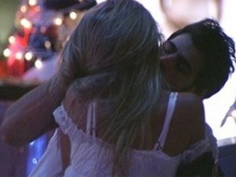 Os dois se conheceram no BBB11 e Adriana soltou um "eu te amo" logo no primeiro beijo do casal. Os dois seguiram firmes e fortes no reality e continuaram o relacionamento fora da casa. Atualmente, são pais de Rodrigo