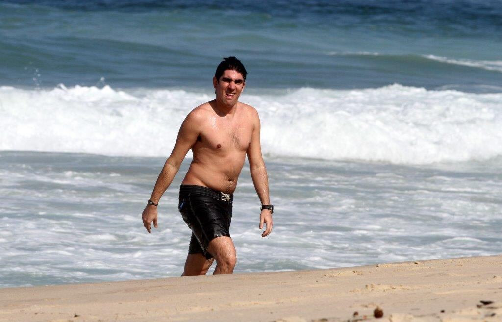 A ideia do personagem é satirizar as pessoas que ostentam
carrões e dão mais valor aos bens materiais