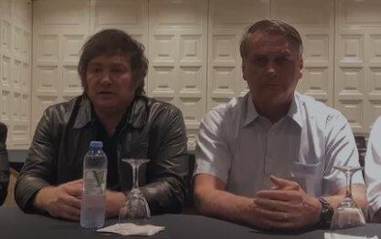 O ex-presidente do Brasil Jair Bolsonaro foi convidado para a cerimônia do domingo e se encontrou com Milei na última sexta-feira (8). Os dois fizeram um pronunciamento conjunto, que foi publicado nas redes sociais, e trocaram elogios

O representante oficial do Brasil é o chanceler Mauro Vieira. O presidente Luiz Inácio Lula da Silva foi convidado, mas decidiu não ir a Buenos Aires