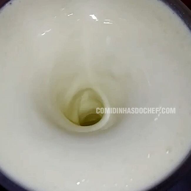 Geladinho de Leite Ninho com Morango