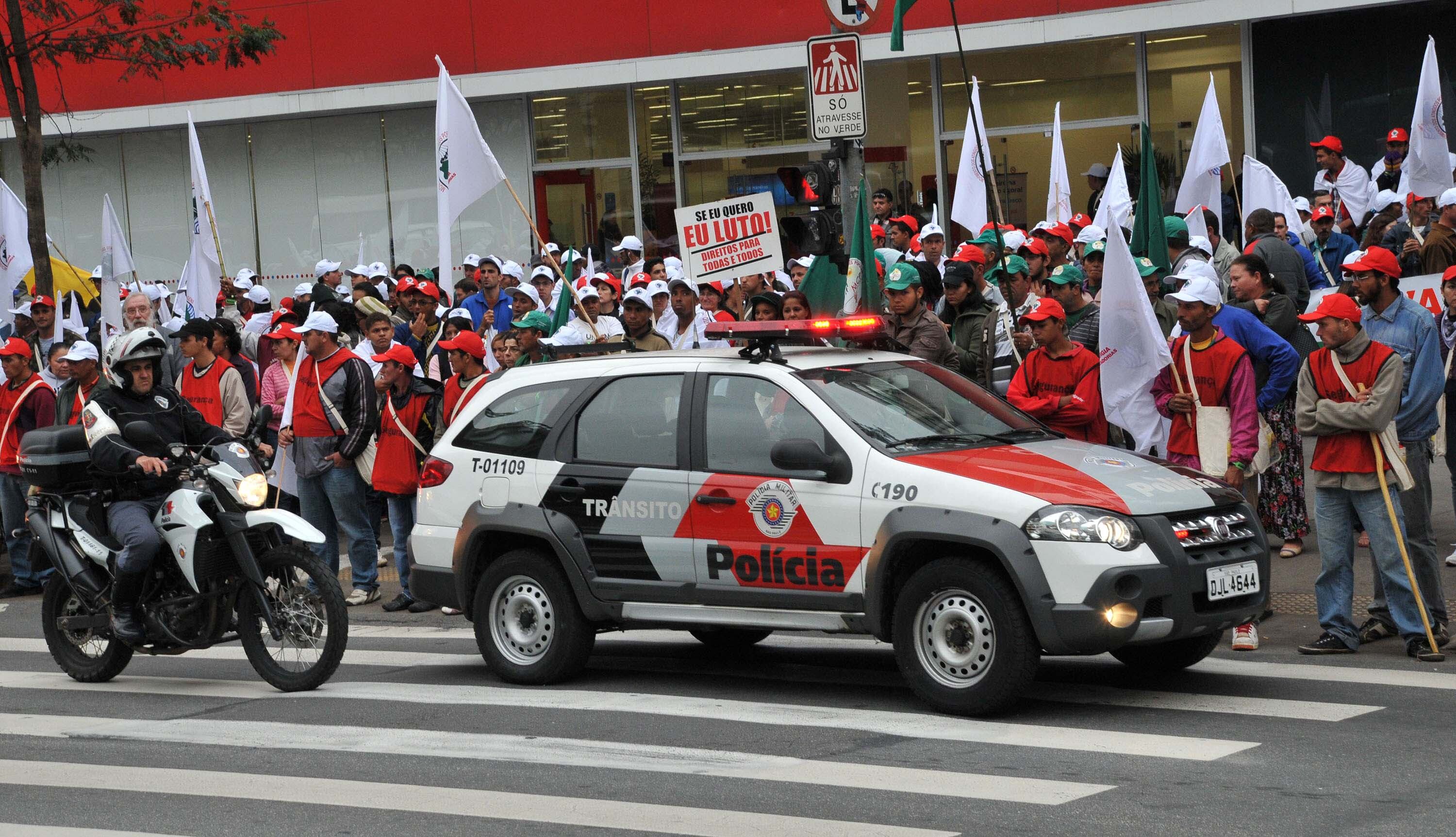 João Antônio de Morais, coordenador-geral da FUP, pede o fim dos leilões do petróleo do Pré-Sal. — Isso vai contra os interesses do povo brasileiro, tanto na sua soberania energética, quanto também no desenvolvimento nacional