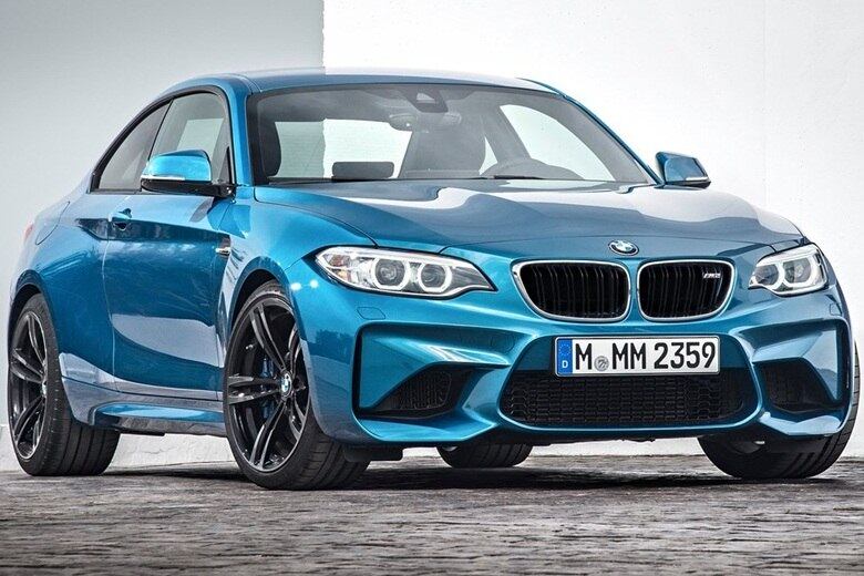 No visual, qualquer apresentação é pouca. O visual é extremamente agressivo, com defletores dianteiros inferiores mais baixos e grande entrada de ar