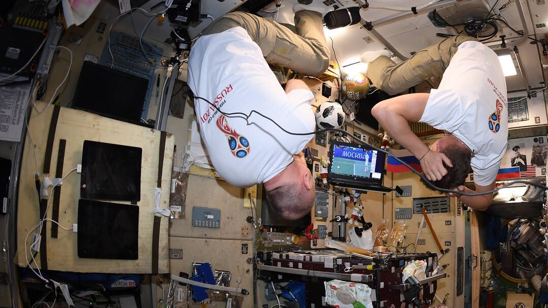 Copa do Mundo virou os russos de cabeça para baixo também no espaço