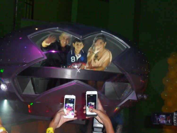 O ponto alto da noite foi quando Xuxa desceu na nave