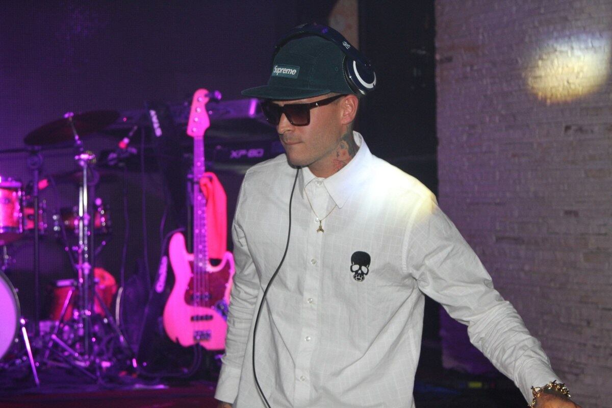 Enquanto isso, Mateus estava soltinho na balada