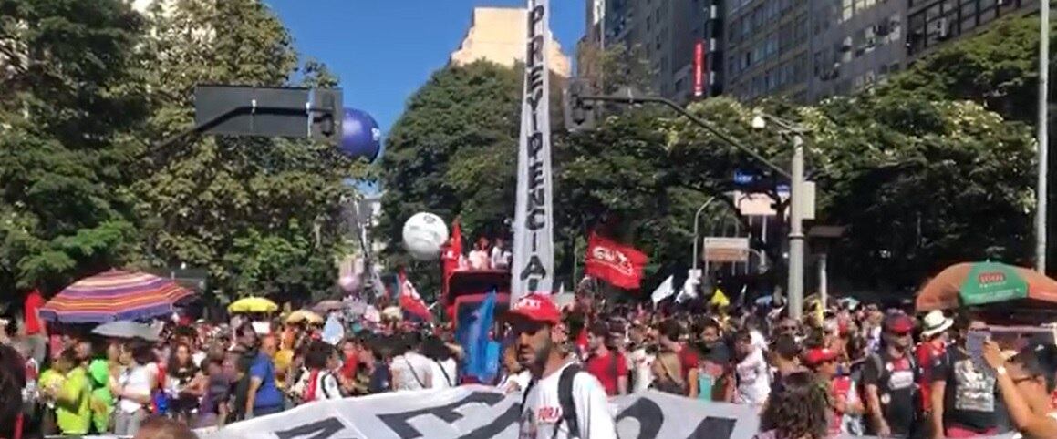 Manifestantes se reuniram no centro de BH