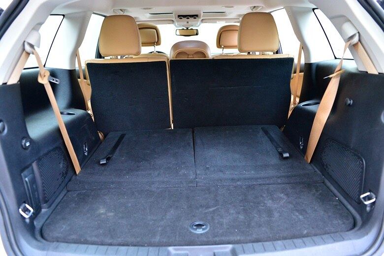 Com a terceira fileira de bancos recolhida, porta-malas leva 580 litros

Saiba tudo sobre carros! Acesse www.r7.com/carros