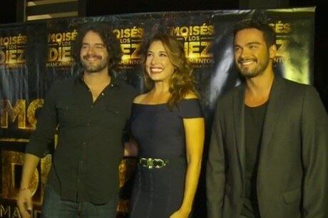 Os atores foram ao evento de lançamento do filme, na Argentina