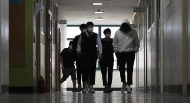 Medida foi possível graças à queda no número de casos de covid-19 no país