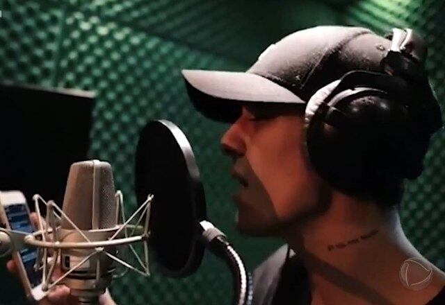 Após o sucesso, Lucas resolveu gravar a música em um estúdio em parceria com o seu avô e postou na internet. O vídeo já atingiu quase seis milhões de visualizações. Todo o lucro arrecadado com a canção é doado para instituições que estudam sobre o Alzheimer, doença que atinge quase um milhão de brasileiros