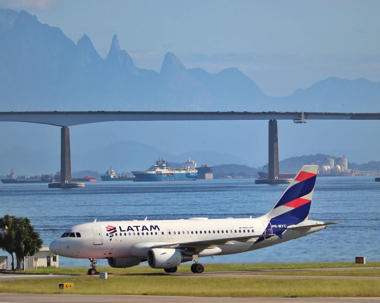 Latam pode oferecer acesso gratuito de mensagens a bordo