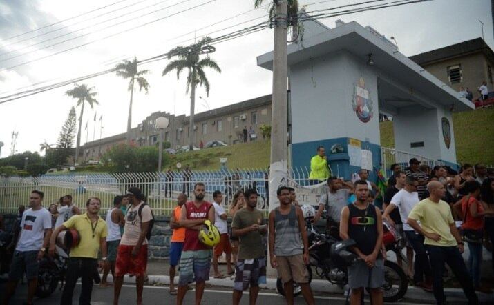 Os comerciantes que tiveram lojas arrombadas e saqueadas durante a paralisação da PM serão ajudados