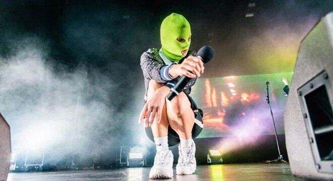 Feministas e polêmicas, as meninas do Pussy Riot fazem show-protesto