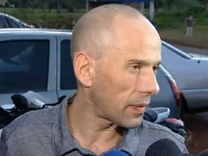 Rafael Ilha ao ser liberado da prisão em Foz do Iguaçu