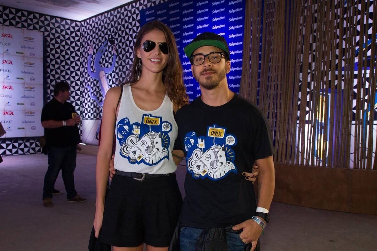 Júnior Lima foi acompanhado da esposa, Monica Benini