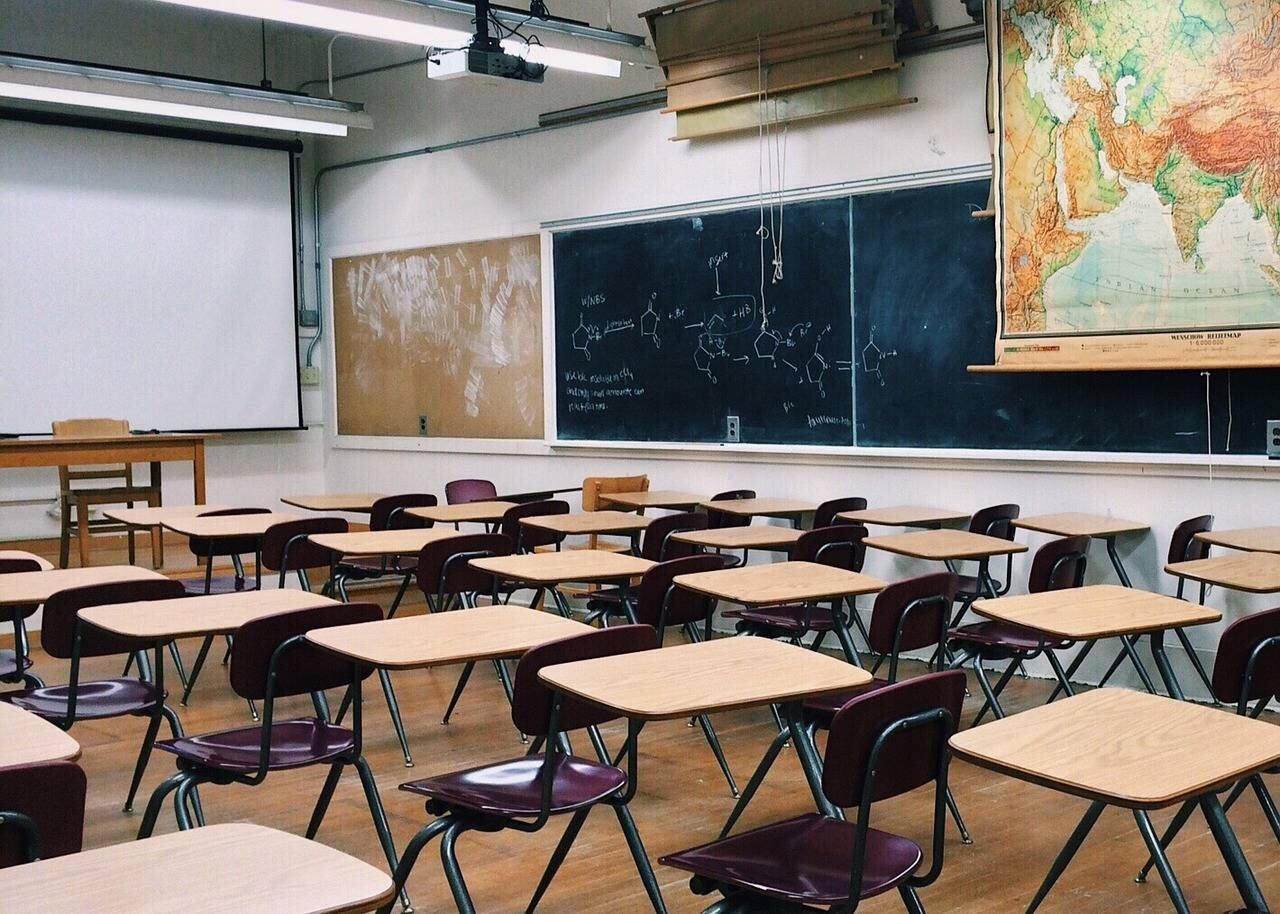 Aulas remotas valem como carga horária, mas não há definição sobre avaliações