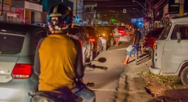Desabastecimento no Amapá gera filas em postos e falta de água