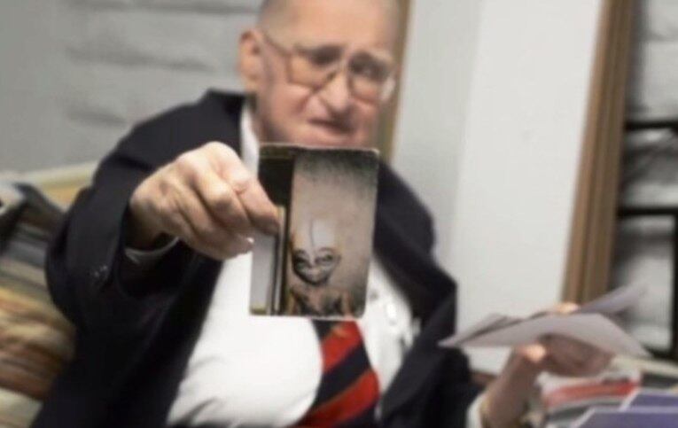 Trata-se do lugar mais misterioso dos Estados Unidos, e Boyd trabalhou ali. Antes de morrer, o cientista revelou esta e outras imagens assustadoras, e fez revelações bombásticas sobre a Área 51 e relatou histórias escabrosas sobre seres de outros planetas 